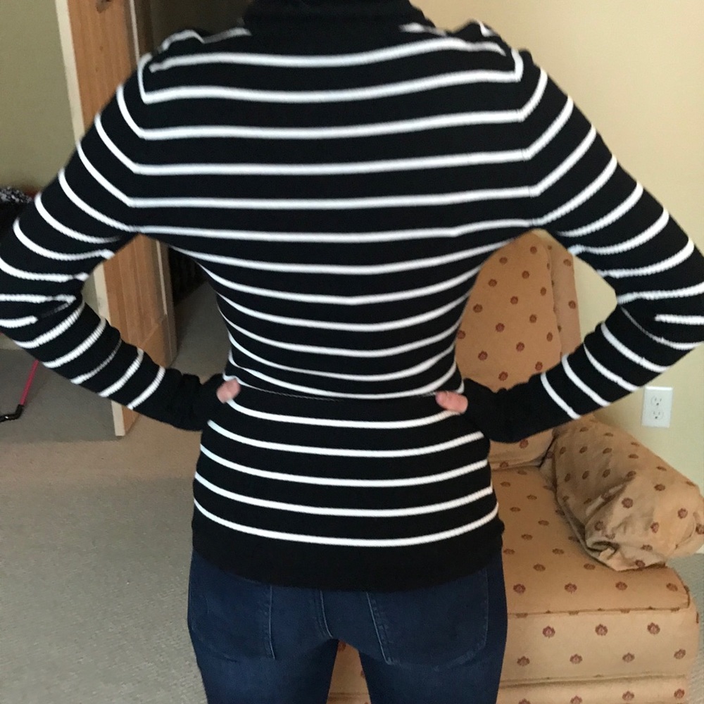 WHBM Sweater - Picture 3 of 5